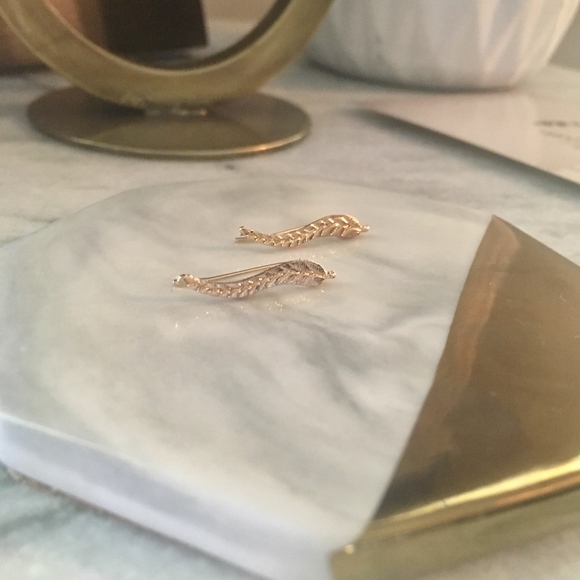 Gold Leaf Climber Ear Cuff Minimalist Earrings - Picture 6 of 7